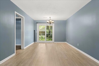 Interior (1 of 10)
