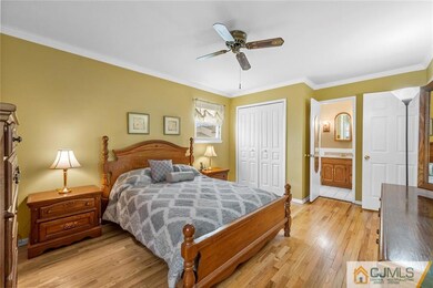 26 Hemlock Dr, Port Reading, NJ 07064 - photo 5