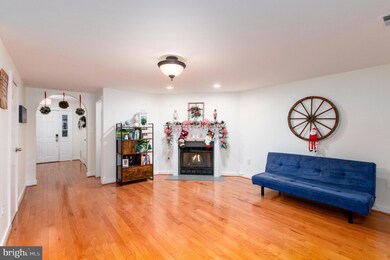 6204 William Mosby Dr, Centreville, VA 20121 - photo 4