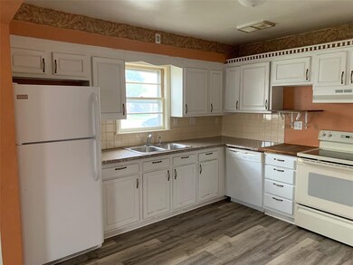 3211 Mount Vernon Rd SE, Cedar Rapids, IA 52403 - photo 4