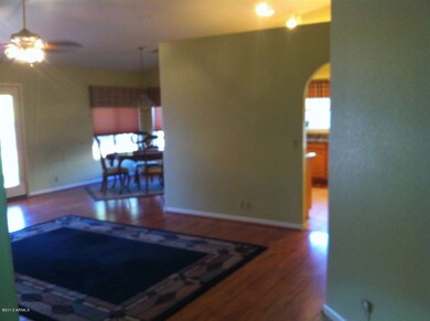 Laminate Wood Floors in LR & DR