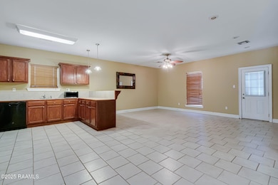 123 Whitney St-Living-Kitchen