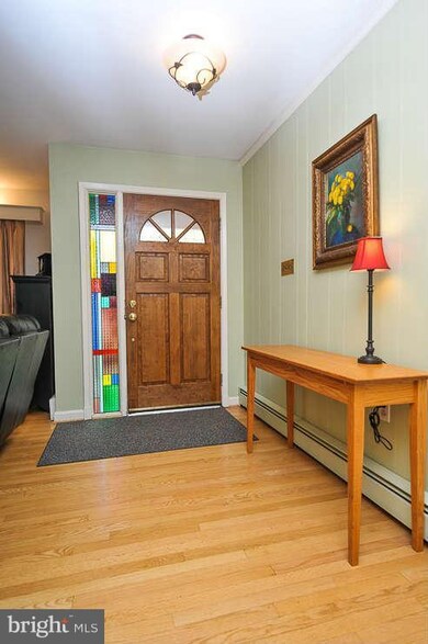 8901 Southwick St, Fairfax, VA 22031 - photo 3