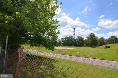 1401 Meridene Dr, Baltimore, MD 21239 - photo 3