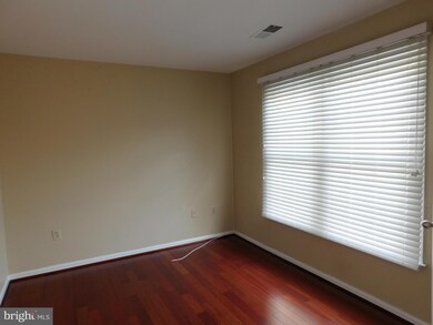 10821 Luxberry Dr, Rockville, MD 20852 - photo 6