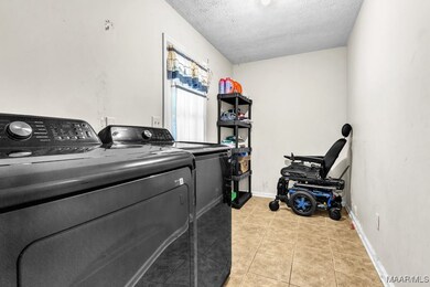 564 Shady Grove Dr, Montgomery, AL 36109 - photo 4