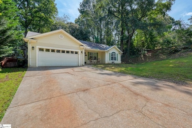 134 W Celestial Dr, Greer, SC 29651 - photo 4