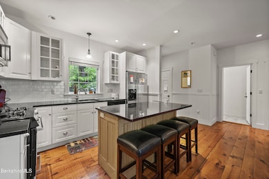 60 Kitchen