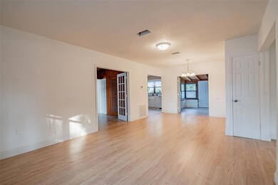 501 Lincoln Ave, Titusville, FL 32796 - photo 4