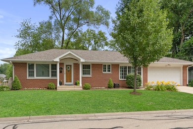 29 W 13th Ave, Naperville, IL 60563 - photo 2