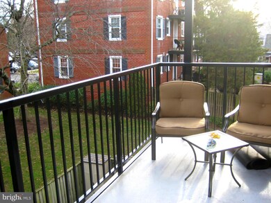 4814 30th St S unit B2, Arlington, VA 22206 - photo 2