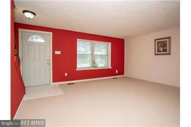 8106 Parkdale Ct, Springfield, VA 22153 - photo 5