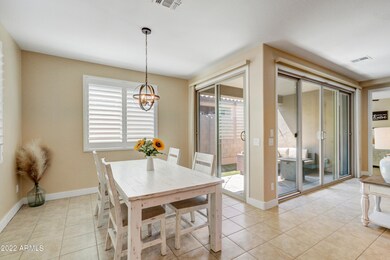 005_Dining Room
