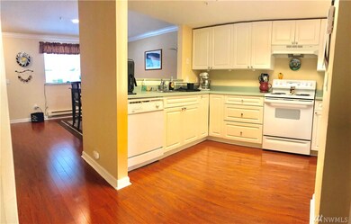 23317 Cedar Way unit 203, Mountlake Terrace, WA 98043 - photo 4