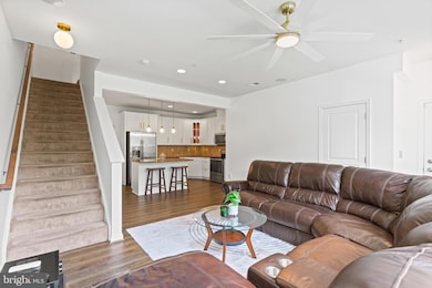 14842 Mason Creek Cir, Leesylvania, VA 22191 - photo 4