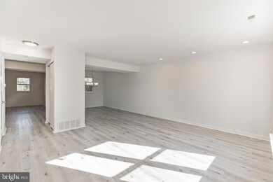 304 Carleton Ln, Mount Laurel, NJ 08054 - photo 3