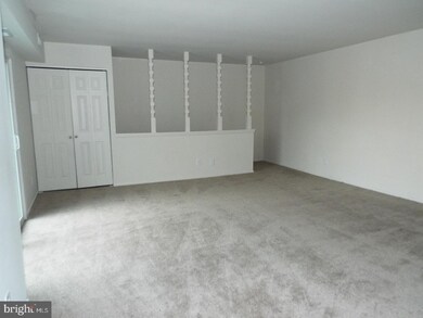 275 Green St unit 5E8, Beverly, NJ 08010 - photo 4