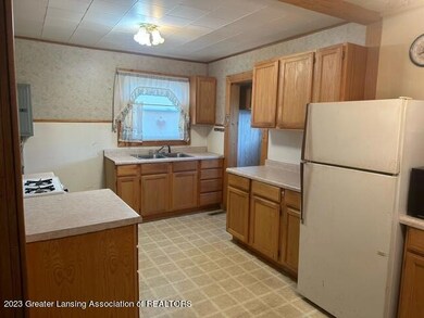 333 Paris Ave, Lansing, MI 48910 - photo 4