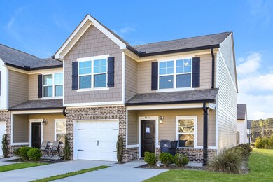 003-photo-front-view-13660377