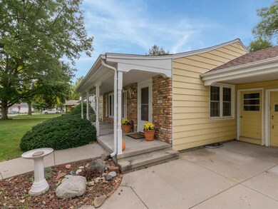 141 21st St NW, Cedar Rapids, IA 52405 - photo 3