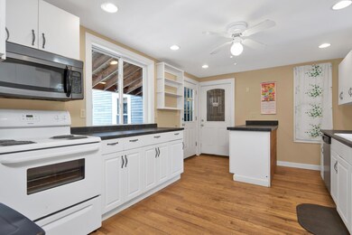 9 Maple Ave Kennebunk ME 04043-large-012