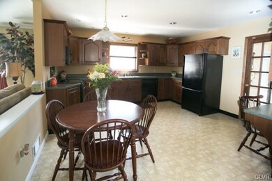 4296 Limeport Pike, Coopersburg, PA 18036 - photo 6