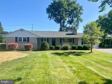 115 E Glenn Rd, Hershey, PA 17033 - photo 4