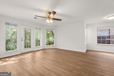 917 Wentworth Ct, Alpharetta, GA 30022 - photo 2