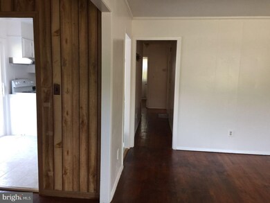 9819 Robinson Blvd, Laurel, MD 20723 - photo 6