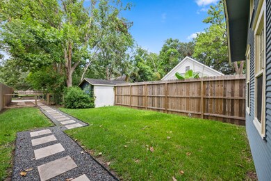 1646 Arlington St, Houston, TX 77008 - photo 2