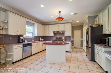 04_520HartshorneCourt_TownePoin_5_Kitche