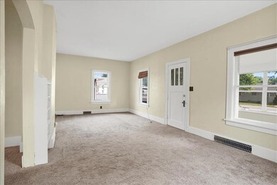 1015 Franklin St, Center Point, IA 52213 - photo 3