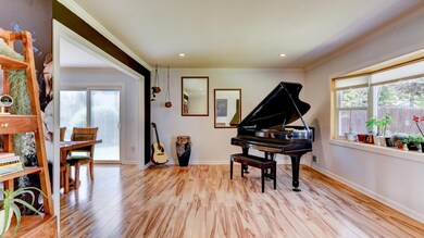 3 Sutton Pl Hazlet NJ 07730 USA-010-010-