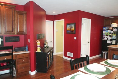 Kitchen/Breakfast with Built-in Desk