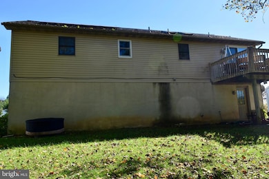 1125 Ashbourne Dr, Reading, PA 19605 - photo 3