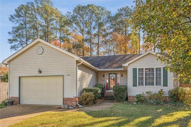 300 Buttercup Ln, Newport News, VA 23602 - photo 2