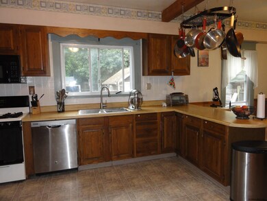 5 Cuthbert St, Schenectady, NY 12302 - photo 3