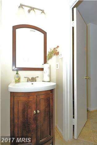 1530 Karen Blvd, District Heights, MD 20747 - photo 7