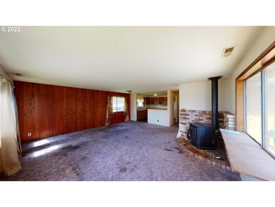 30341 Driftwood Dr, Gold Beach, OR 97444 - photo 4