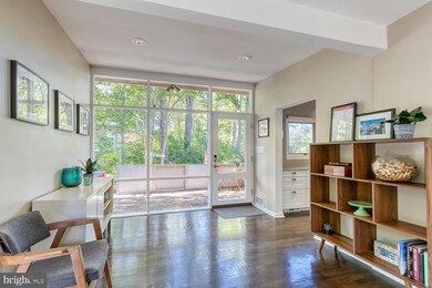 6519 Lakeview Dr, Falls Church, VA 22041 - photo 2