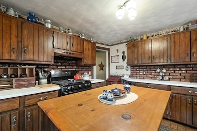 78 Blaine St, Springfield, MA 01108 - photo 5