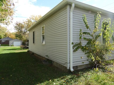 894 Albany St, Beech Grove, IN 46107 - photo 4