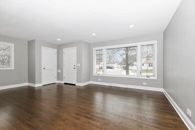 979 S Saylor Ave, Elmhurst, IL 60126 - photo 5