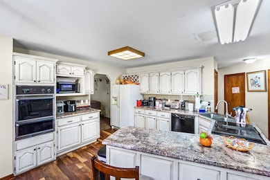 827 Crescent Dr, Cookeville, TN 38501 - photo 4