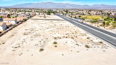 Birds eye view of property featuring a residential