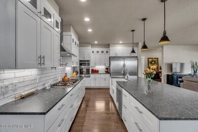 14Kitchen.jpg-SMALL