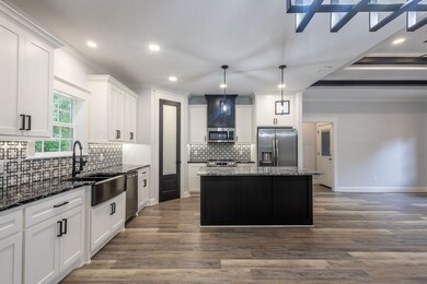 517 Northern Oak St, Nacogdoches, TX 75964 - photo 4