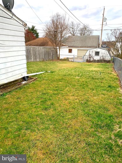 82 S 3rd St, Mount Wolf, PA 17347 - photo 6