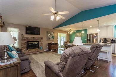 1017 Meadows Ct, Maryville, IL 62062 - photo 4