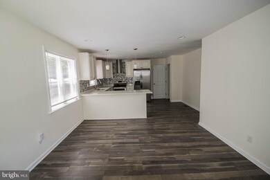 16028 Carroll Ave, Woodbridge, VA 22191 - photo 3